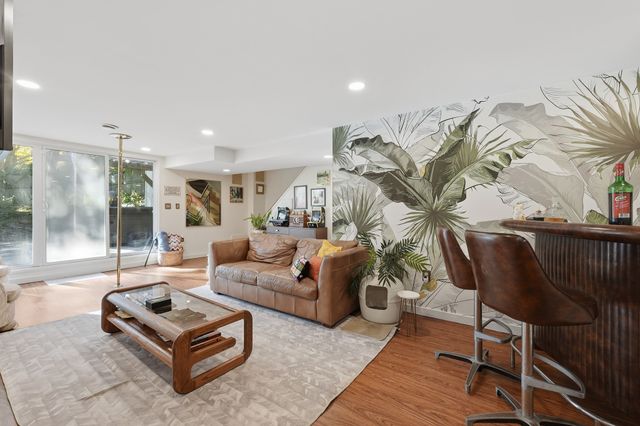 11 Forest Hill Dr, Worcester, MA 01609