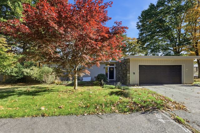 11 Forest Hill Dr, Worcester, MA 01609