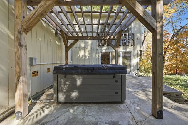11 Forest Hill Dr, Worcester, MA 01609