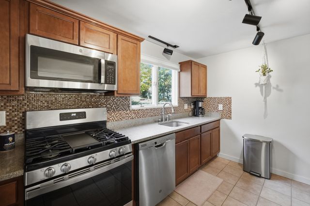 11 Forest Hill Dr, Worcester, MA 01609