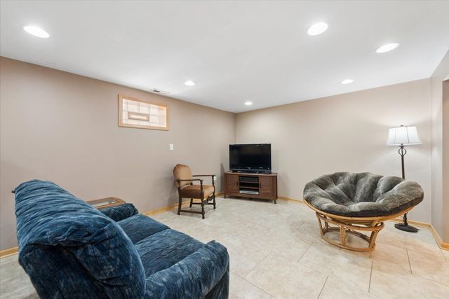 3810 Emerson Drive, Schiller Park, IL 60176