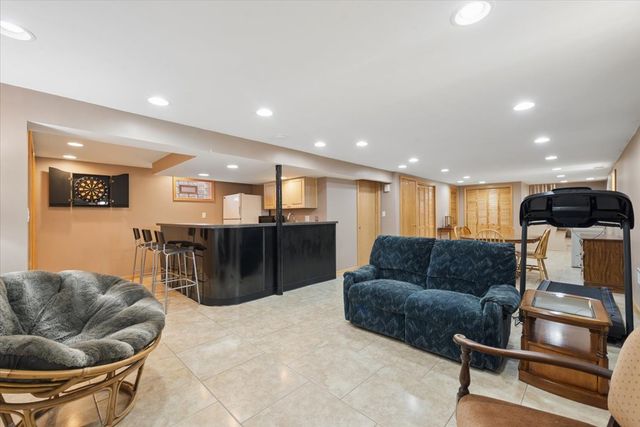 3810 Emerson Drive, Schiller Park, IL 60176