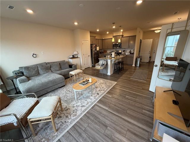 3715 Feltham Lane, Jamestown, NC 27282