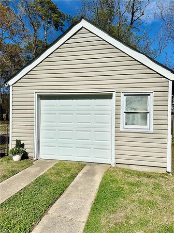 8 Bethel RD, Newport News, VA 23608