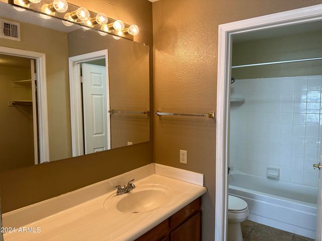 5950 N 78TH Street 243, Scottsdale, AZ 85250