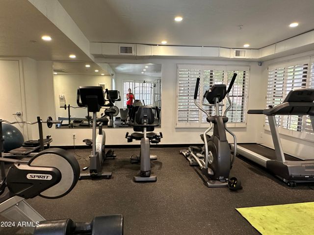 5950 N 78TH Street 243, Scottsdale, AZ 85250