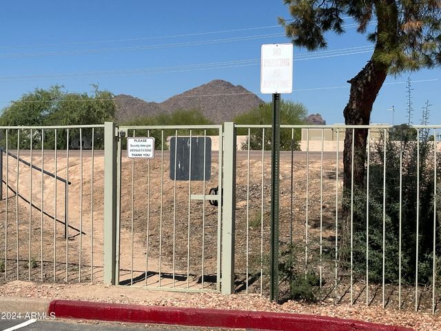 5950 N 78TH Street 243, Scottsdale, AZ 85250