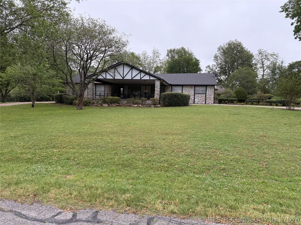 24371 S Lindley Drive, Claremore, OK 74019