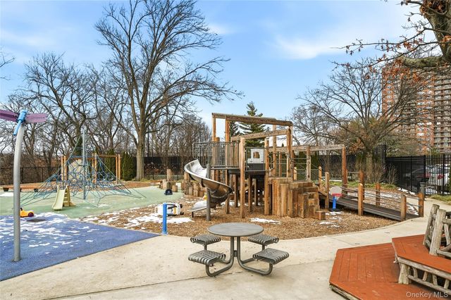 5800 Arlington Avenue 15P, Bronx, NY 10471