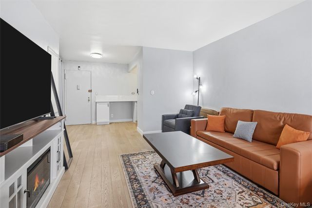 5800 Arlington Avenue 15P, Bronx, NY 10471