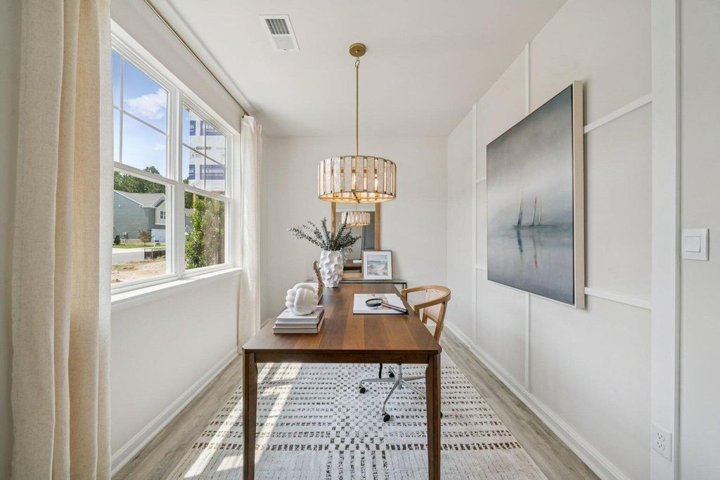 Image 17 of property listing at 809 Baywood Lane, Summerville, SC 29486