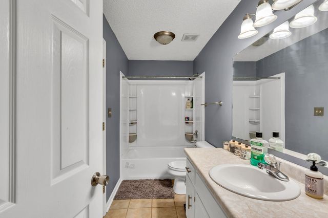 2636 Denver Ct, Clarksville, TN 37040
