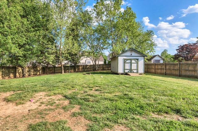 2636 Denver Ct, Clarksville, TN 37040