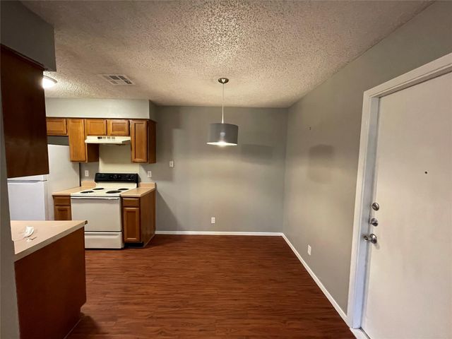 7214 Lilac LN B, Austin, TX 78745