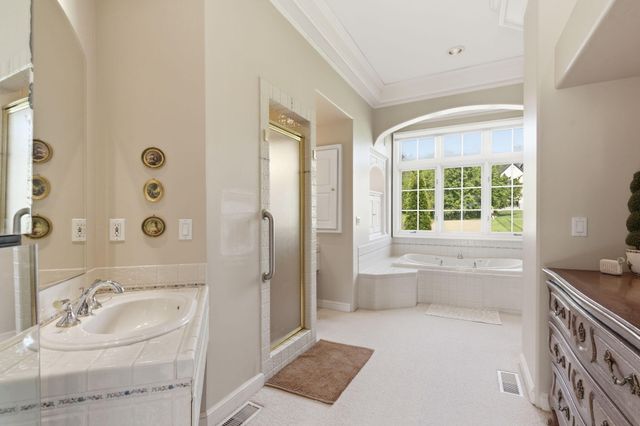 5722 S Castlebay Drive, Springfield, MO 65809