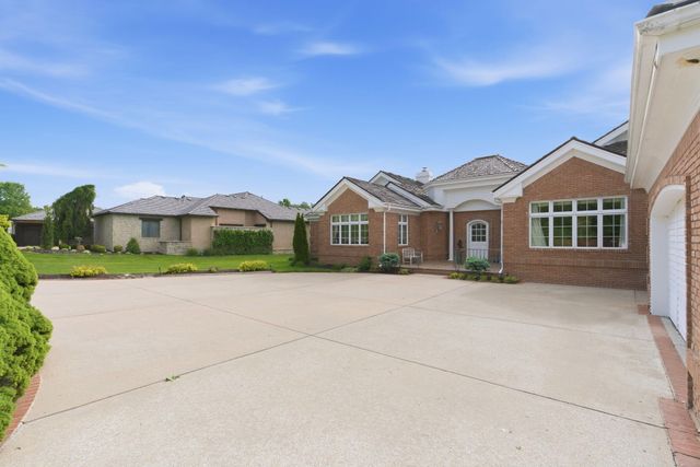 5722 S Castlebay Drive, Springfield, MO 65809