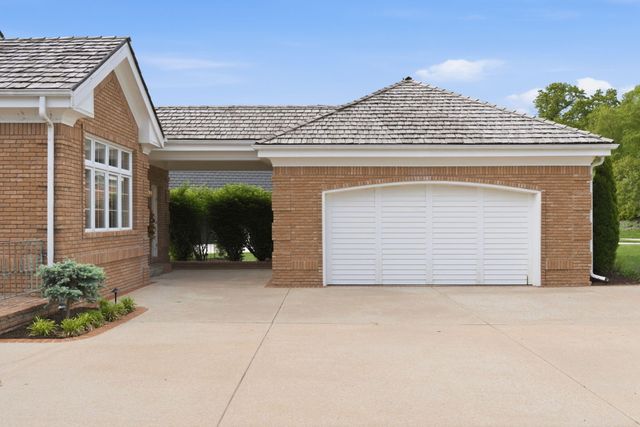5722 S Castlebay Drive, Springfield, MO 65809