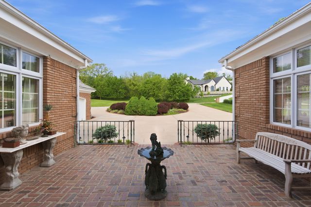5722 S Castlebay Drive, Springfield, MO 65809