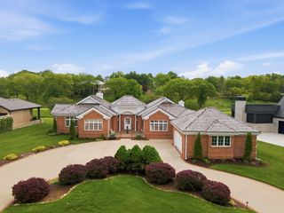 5722 S Castlebay Drive, Springfield, MO 65809