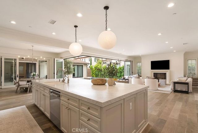 117 Andirons, Irvine, CA 92602