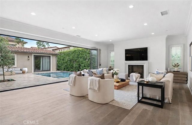 117 Andirons, Irvine, CA 92602