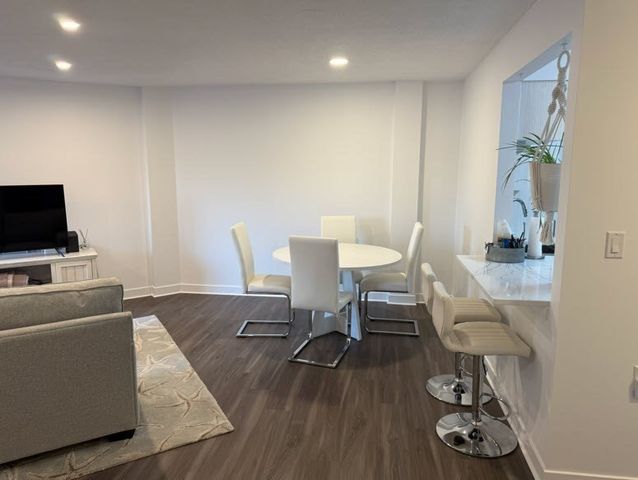 100 Rosemary Way 322, Needham, MA 02494