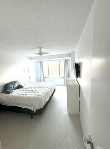 100 Rosemary Way 322, Needham, MA 02494