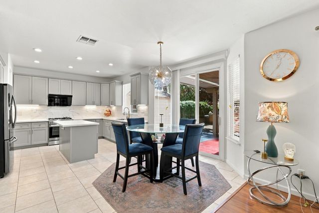 9620 Fire Station Ct, Elk Grove, CA 95757