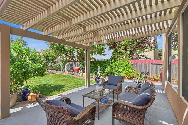 9620 Fire Station Ct, Elk Grove, CA 95757