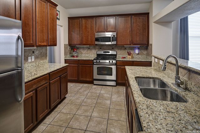 421 Shadowpoint, San Marcos, TX 78666