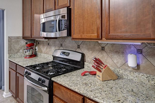 421 Shadowpoint, San Marcos, TX 78666