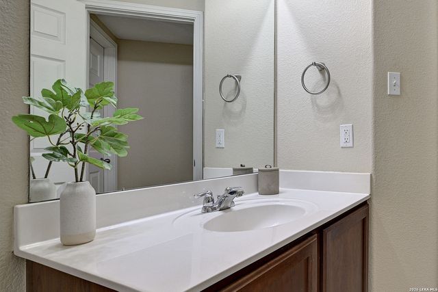 421 Shadowpoint, San Marcos, TX 78666