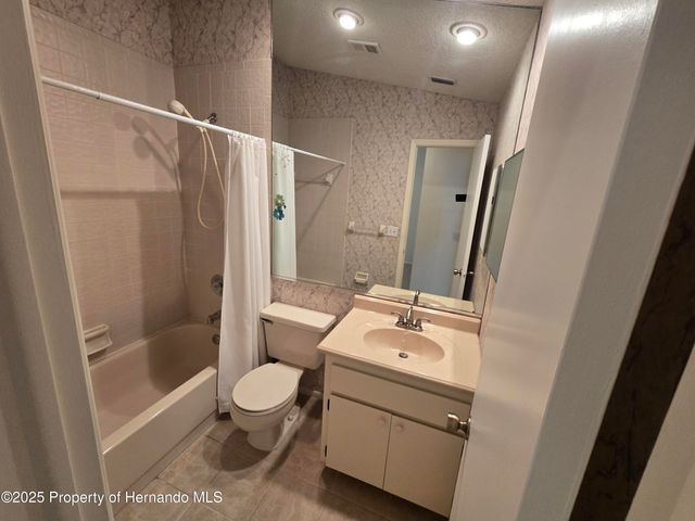 8027 Picketts Ct., Weeki Wachee, FL 34613