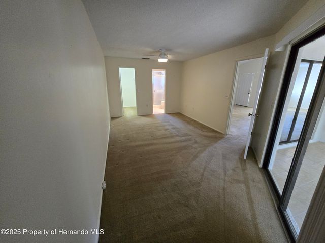 8027 Picketts Ct., Weeki Wachee, FL 34613