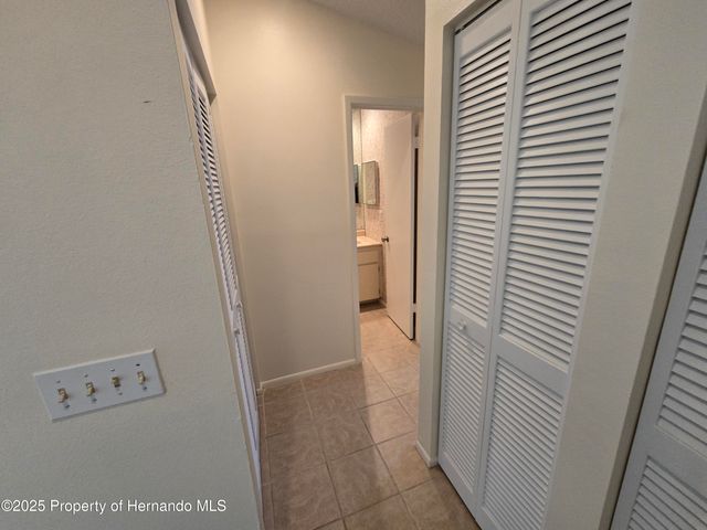 8027 Picketts Ct., Weeki Wachee, FL 34613