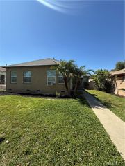 2293 Grand Avenue, Long Beach, CA 90815