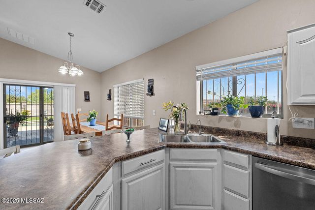 7659 N Hemingway Place, Marana, AZ 85743