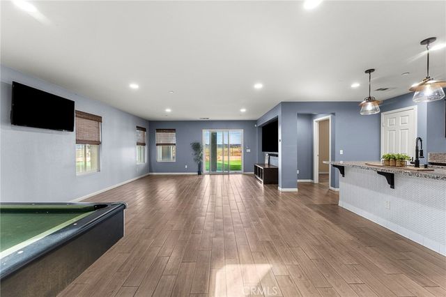 136 Yosemite, Perris, CA 92570