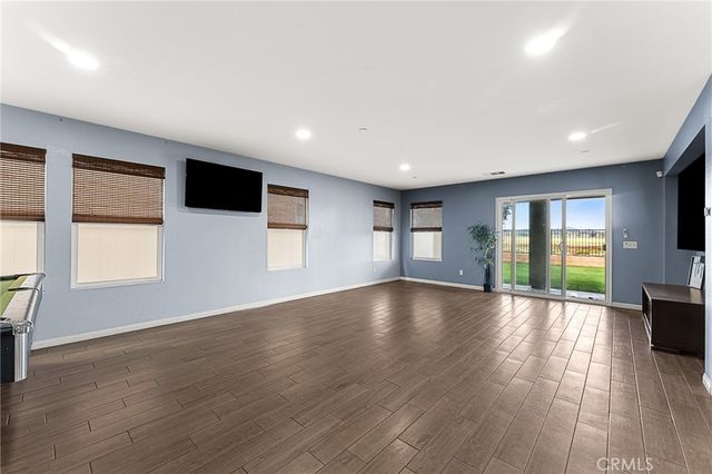 136 Yosemite, Perris, CA 92570