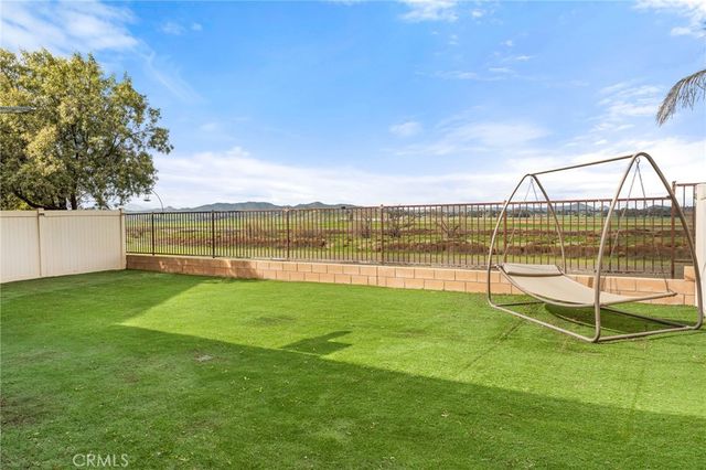 136 Yosemite, Perris, CA 92570