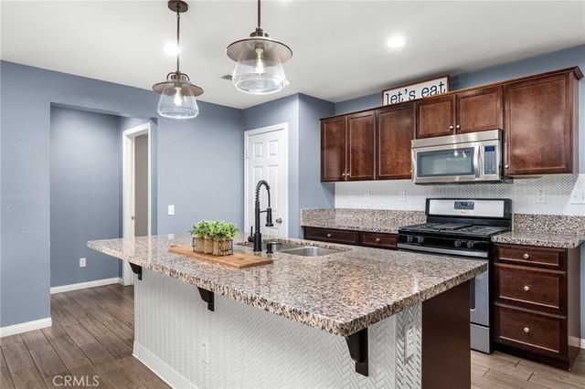 136 Yosemite, Perris, CA 92570