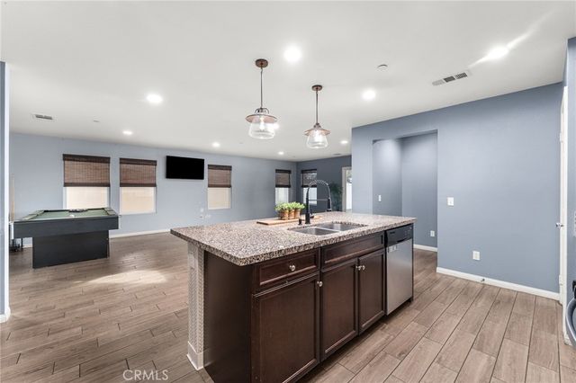 136 Yosemite, Perris, CA 92570