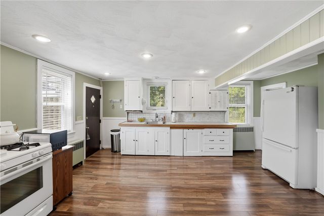 512 Woonasquatucket Avenue, North Providence, RI 02911