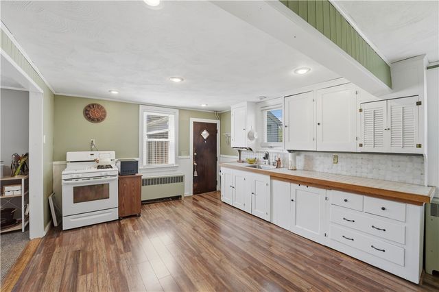 512 Woonasquatucket Avenue, North Providence, RI 02911