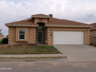 5532 IGNACIO FRIAS Drive, El Paso, TX 79934