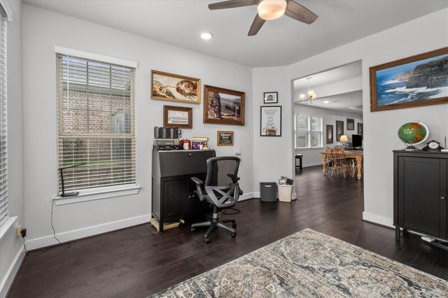 106 E Silky Sephora Court, Montgomery, TX 77316