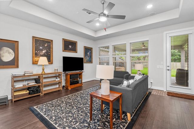 106 E Silky Sephora Court, Montgomery, TX 77316