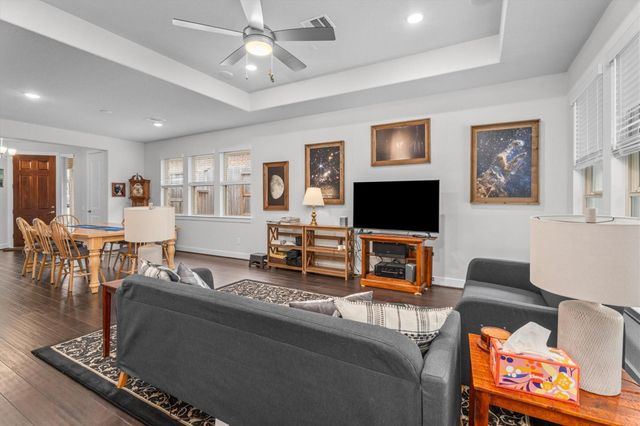 106 E Silky Sephora Court, Montgomery, TX 77316