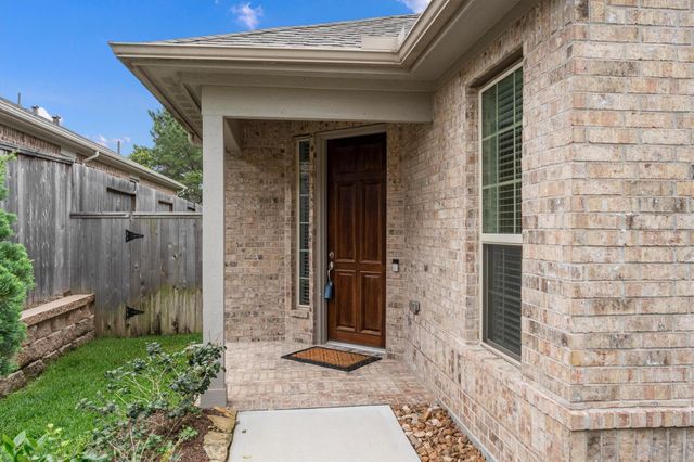 106 E Silky Sephora Court, Montgomery, TX 77316