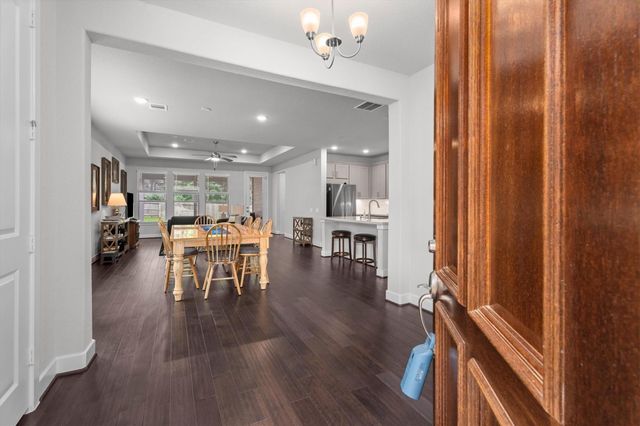 106 E Silky Sephora Court, Montgomery, TX 77316